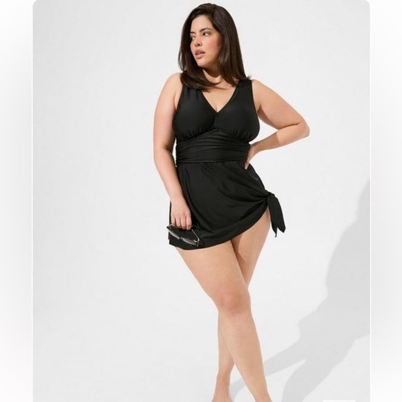 New! Torrid sz 2 Wireless Short Asymmetrical Swim Dress Brief Bathing Suit 2X - Picture 1 of 3